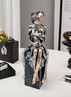 跨境拥抱一家三口人物摆件家居北欧装饰雕像情侣母亲节树脂工艺品