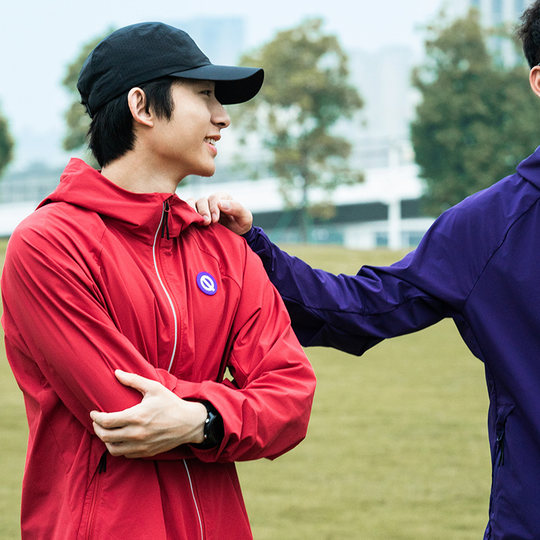 轻功跑步风衣运动外套男女款QINKUNG户外多功能秋季防风拉链外套