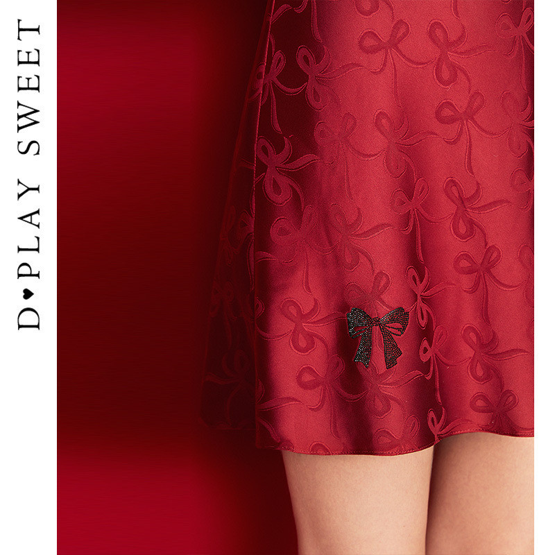 DPLAYSWEET红色蝴蝶结提花睡裙烫钻缎面吊带裙新娘本命年家居服,淘宝优惠券,粉丝福利购,淘宝优惠卷