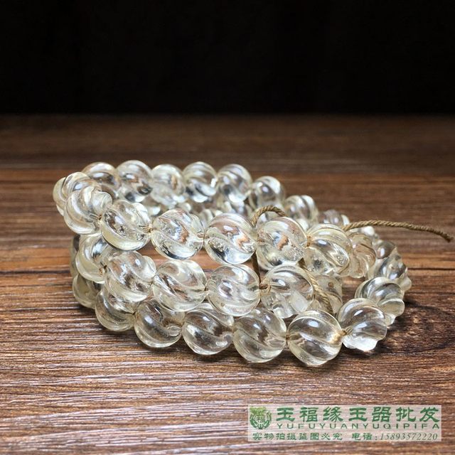 Antiques and miscellaneous natural old white crystal, original stone melon beads, twisted white crystal crystal transparent necklace, Tibetan jewelry