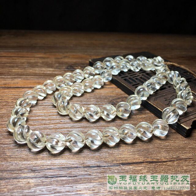 Antiques and miscellaneous natural old white crystal, original stone melon beads, twisted white crystal crystal transparent necklace, Tibetan jewelry