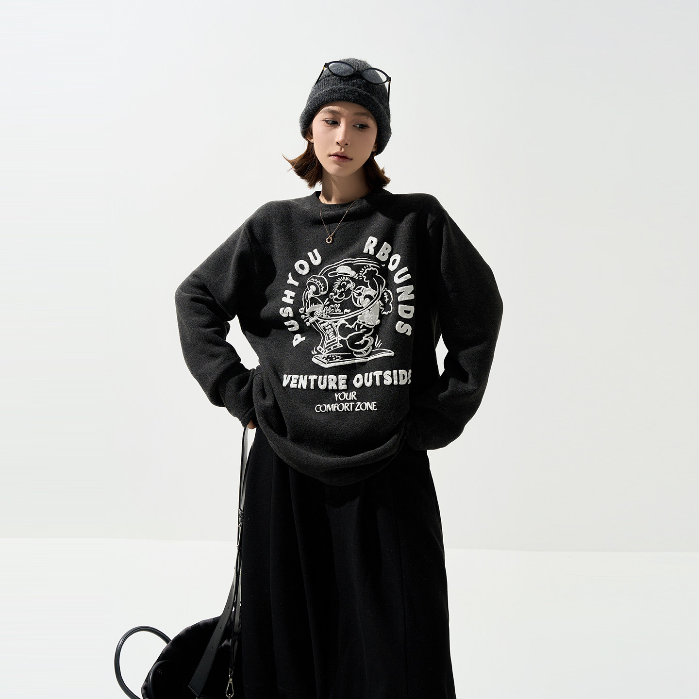 吴童童毛绒圆领长袖内搭T恤女秋冬韩系设计感宽松套头打底衫上衣