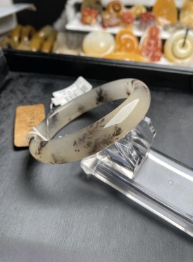 天然黄龙玉草花手镯私拍无效