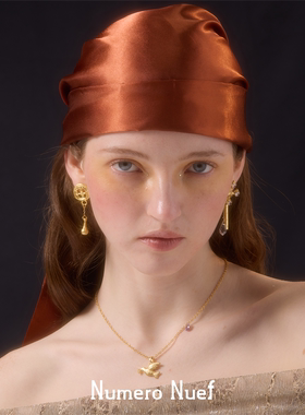 Nuef “Cornucopia”希腊复古星月鸽葡萄藤紫锆锁骨链