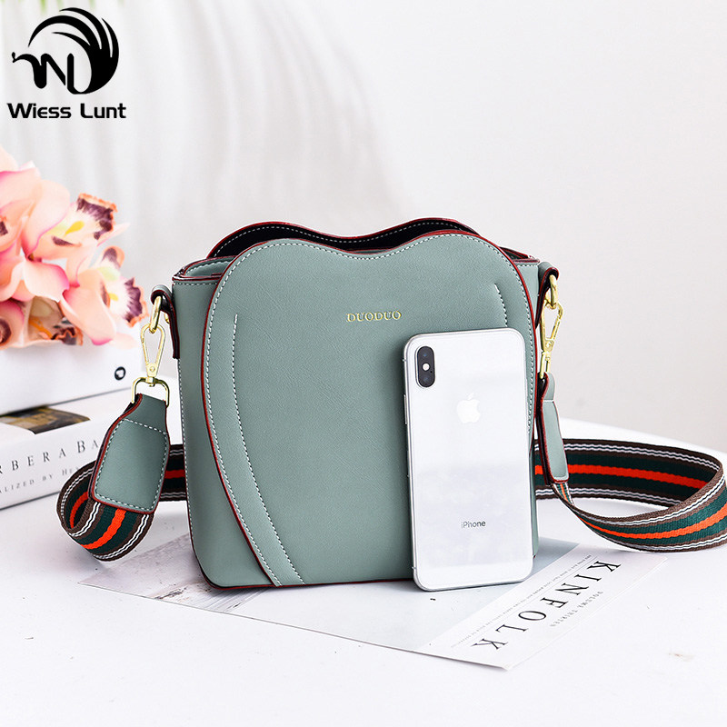 新款2020潮单肩春夏爱心ins斜挎包 威斯伦特女士包袋