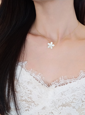 白富美的快乐丁香花项链