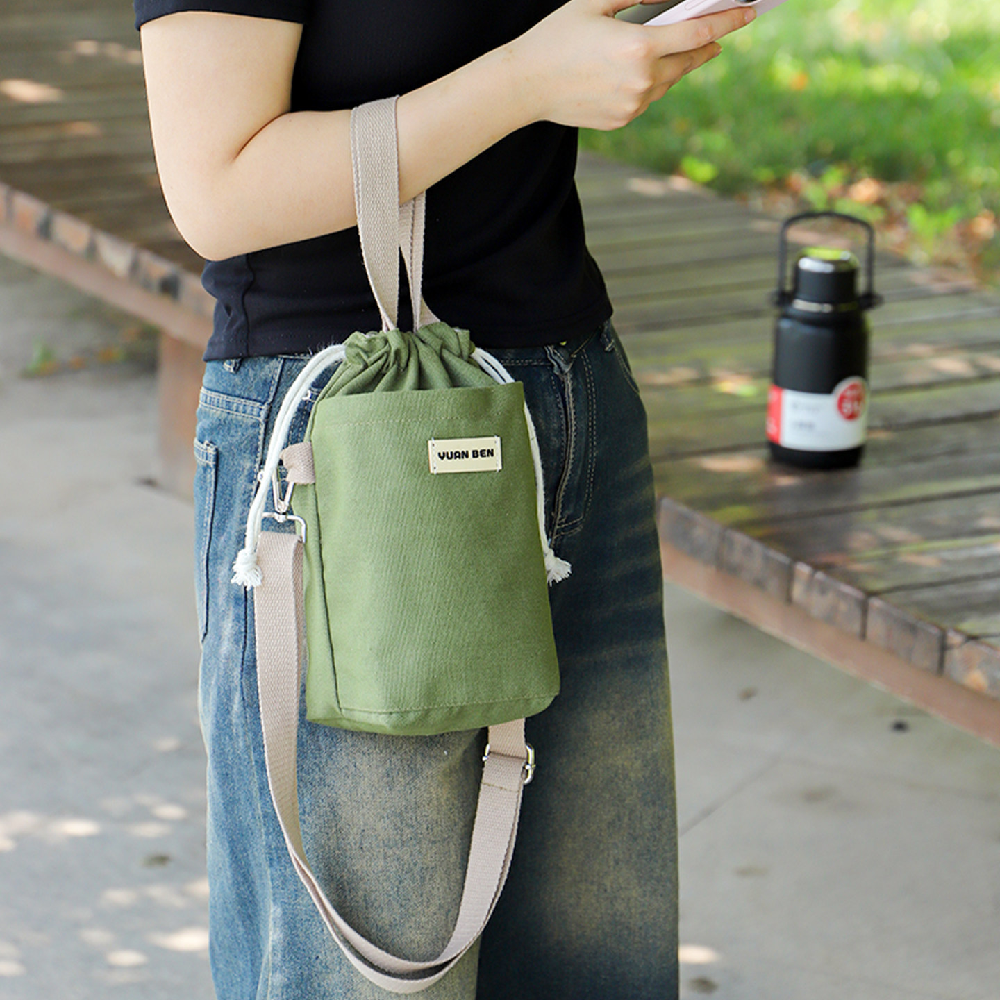 2025新款女斜挎手提水杯套高颜值外出便携大容量雨伞水壶包水杯袋,淘宝优惠券,粉丝福利购,淘宝优惠卷