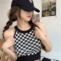 Retro Hot Girl Hanging Neck Sleeveless Plaid Vest Woman with a small crowd outside wearing a short spanked jacket in summer design