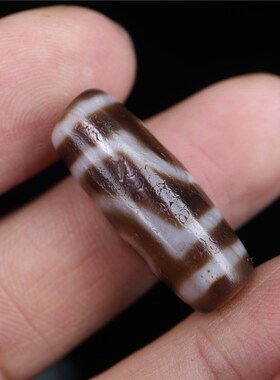 老台湾工艺满朱砂油润包浆两眼锁骨天珠西藏老至纯工艺二眼吊坠