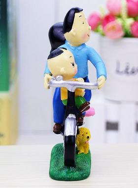 创意小头爸爸一家四口骑自行车温馨家庭树脂摆件办公桌桌面装饰品