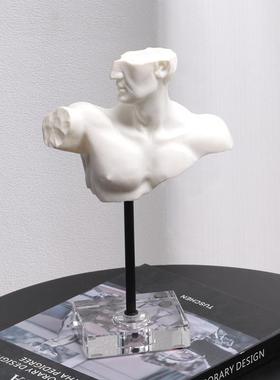 北欧轻奢半身人物雕塑摆件样板房客厅橱窗男子雕像玄关装饰艺术品