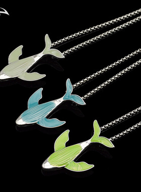夜光鲸鱼挂件发光项链潜水员个性配饰男女毛衣链水肺潜周边纪念品
