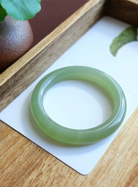 57和田玉冰晴水手镯宽条正品玉镯白玉湖水绿茶晴葡萄肉青提证书