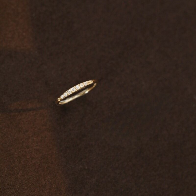 Sterling silver row of diamonds and flashing diamond ring hand jewelry female designer model