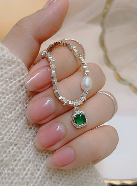 风与路人绿色小方块不规则手链女