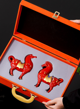 陶瓷红色马摆件马上有钱桌面装饰