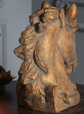 侘寂风仿古入户玄关金色马头摆件