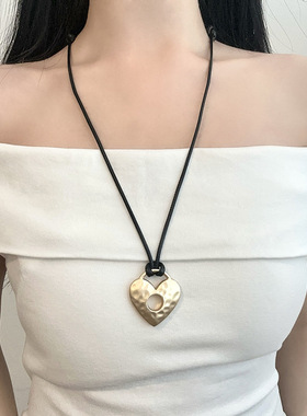 女士个性简约风长款爱心皮绳项链韩系甜酷精致气质潮流镂空