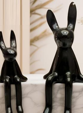现代高级感黑色兔子陶瓷桌面摆件