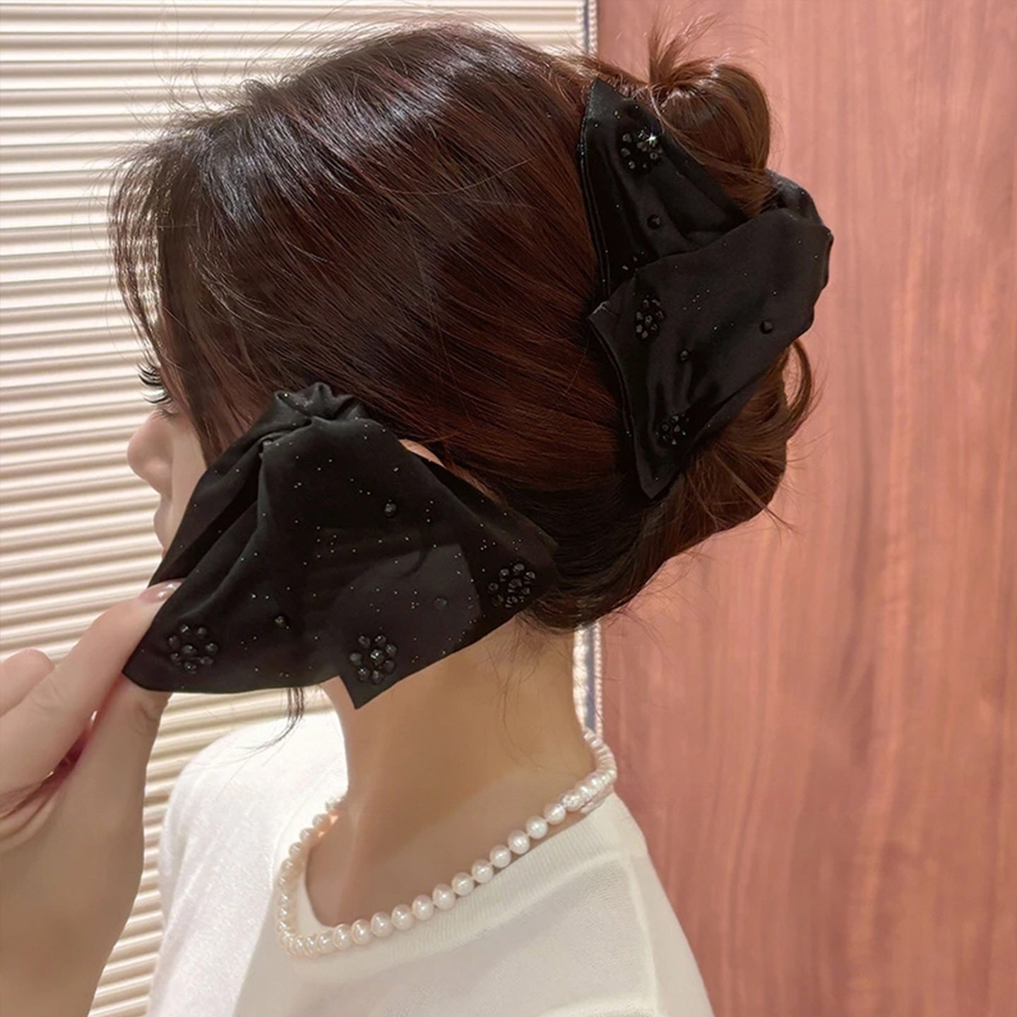 路易斯三角抓夹女感2025新款赫本风鲨鱼夹后脑勺盘发发夹头饰,淘宝优惠券,粉丝福利购,淘宝优惠卷