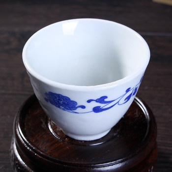 Jingdezhen Liquor Cup ເຫລົ້າທີ່ເຮັດຈາກສີຂາວຈອກ Ceramic Retro ຂະຫນາດນ້ອຍ Wine Cup ການເສຍສະລະ Wine Cup ເຕັ້ນລໍາ Taoist ເຕະບານພະພຸດທະເຈົ້າຫໍອຸທິດຈອກ