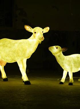 户外玻璃钢仿真山羊雕塑绵羊模型庭院饭店幼儿园草坪动物装饰摆件