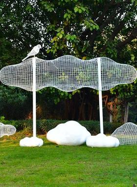 户外仿真玻璃钢云朵雕塑园林景观售楼部草坪不锈钢秋千装饰大摆件