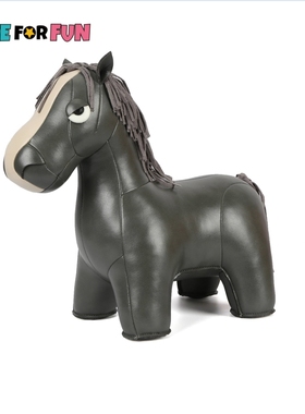 超大落地马皮质客厅家居饰品摆件