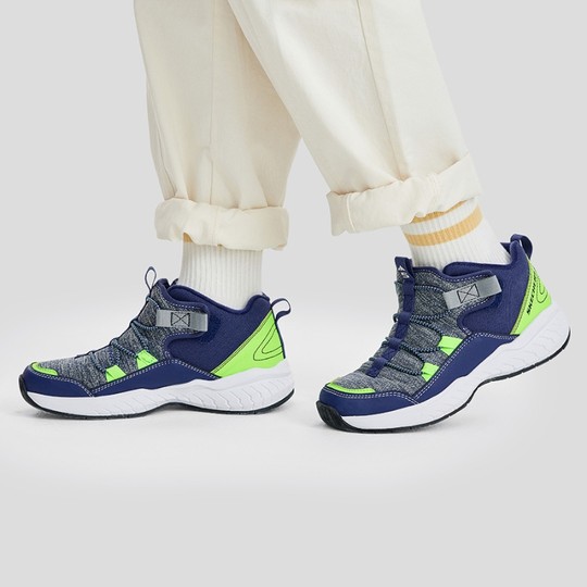 Skechers斯凯奇秋冬新款男童魔术贴运动鞋户外登山休闲鞋405279L