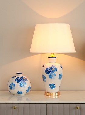 速发法奢轻房青花瓷台灯高档办公室书式客厅卧室床头柜装饰品家居