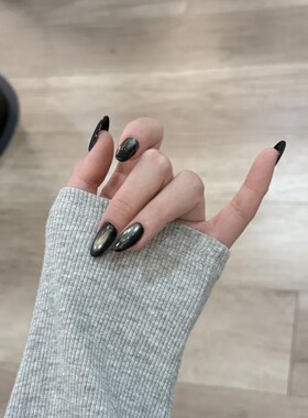 黑色玻璃珠纯手工穿戴甲新年款2026猫眼美甲成品短款指甲贴片
