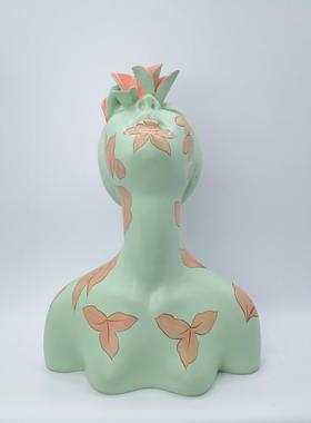 现代简约蓝色人像雕塑艺术摆件样板房家居树脂人物潮流造型