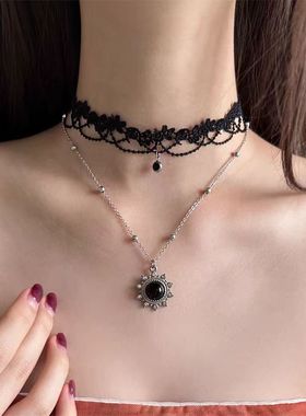 轻奢高级感黑色系蕾丝叠戴太阳花吊坠项链脖颈链配饰