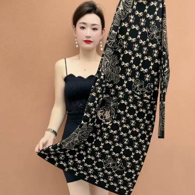 2025 autumn and winter new style velvet thickened printed dress half turtleneck temperament contrasting long sleeve mid-length bottoming skirt