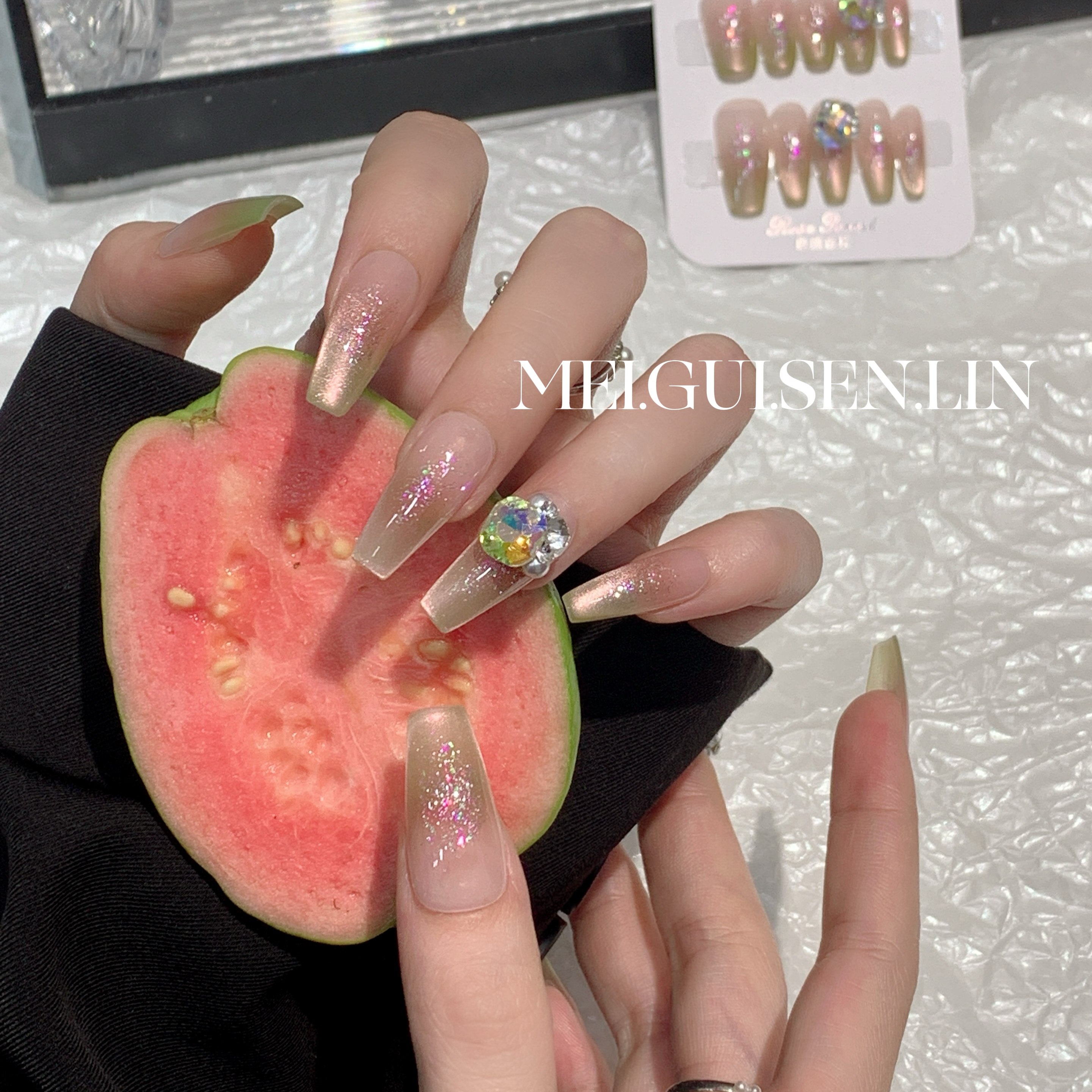 玫瑰森林芭乐手工定制穿戴甲猫眼轻奢高级感爆闪显白渐变长款美甲,淘宝优惠券,粉丝福利购,淘宝优惠卷