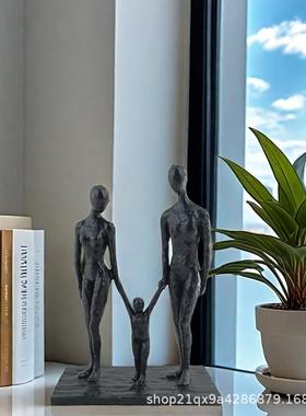 现代简约简约树脂一家三口人物雕塑客厅电视柜挂件家居装饰