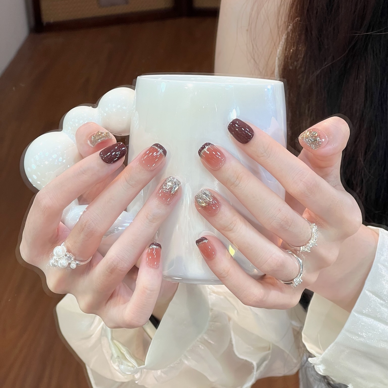 艺人秋冬款氛围感鎏金棕色显白手工美甲穿戴甲短款高级感美甲贴片 - 图2