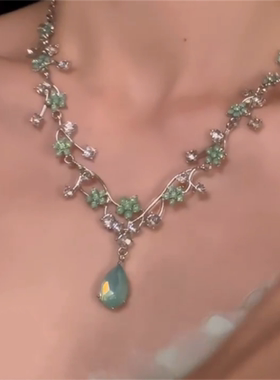 清新绿色锆石水滴项链女