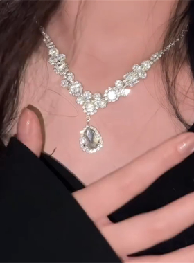 锆石吊坠花朵耳环项链套女