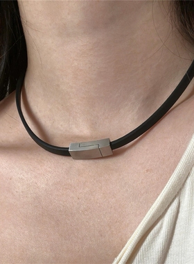 黑色简约短款项圈皮绳