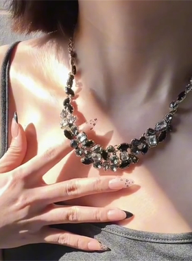 黑色闪钻项链耳环女款