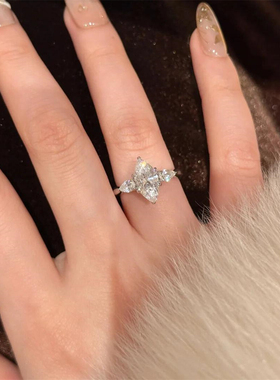 超闪锆石闪钻戒指女款