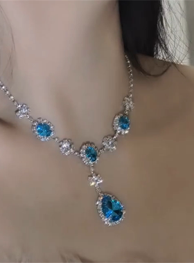 蓝色闪钻水滴吊坠项链耳环套装