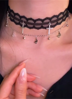 黑色蕾丝十字架吊坠项链