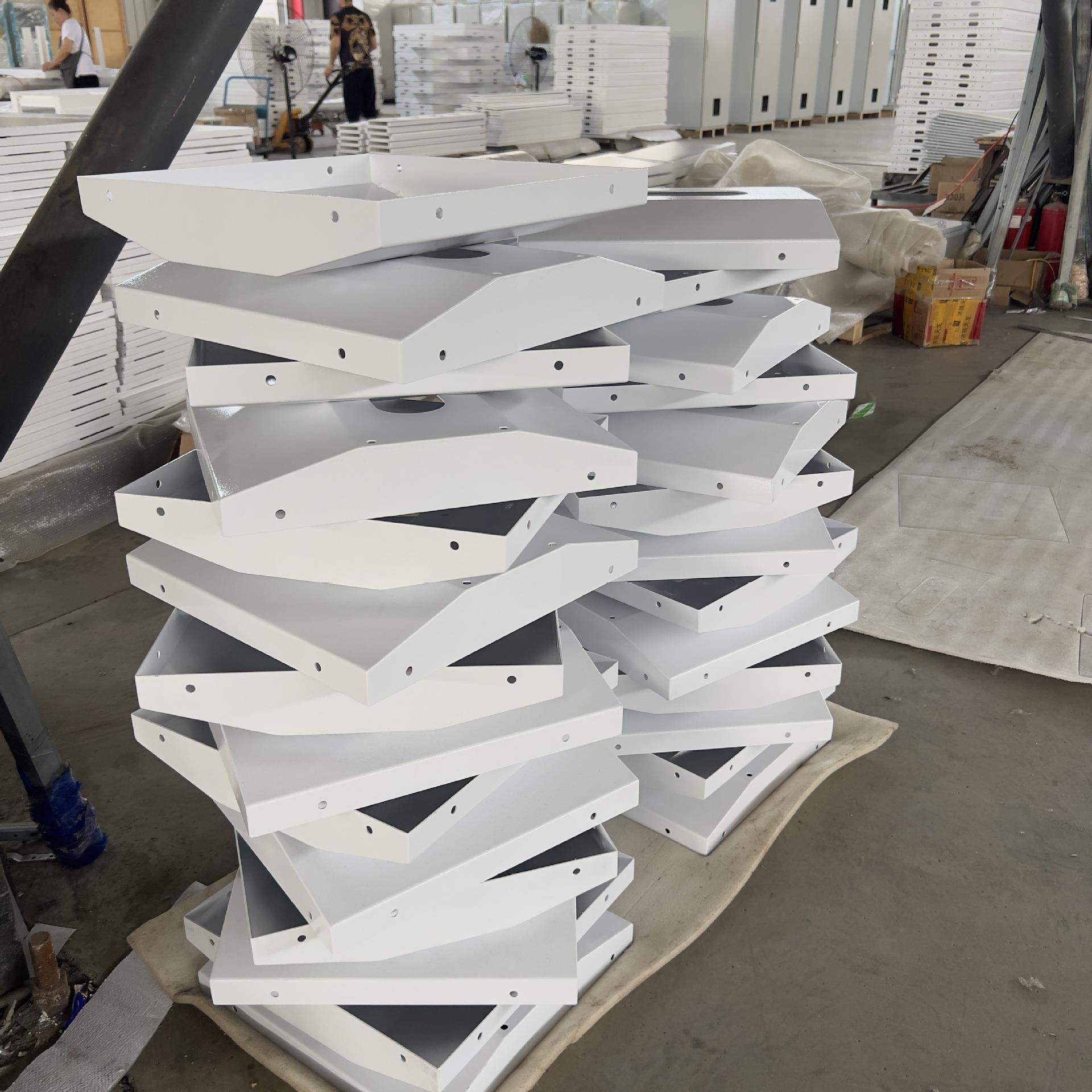 Steel sheet metal processing manufacturers produce non-standard sheet metal chassis casings and equipment casings