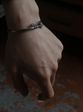 MOUNTMESU 做旧錘把手镯 Hammer handle Bracelet 銀飾