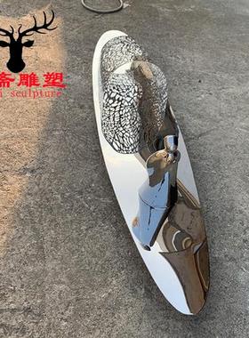 不锈钢镜面抽象小船雕塑金属户外水景渔人与船大型摆件定制