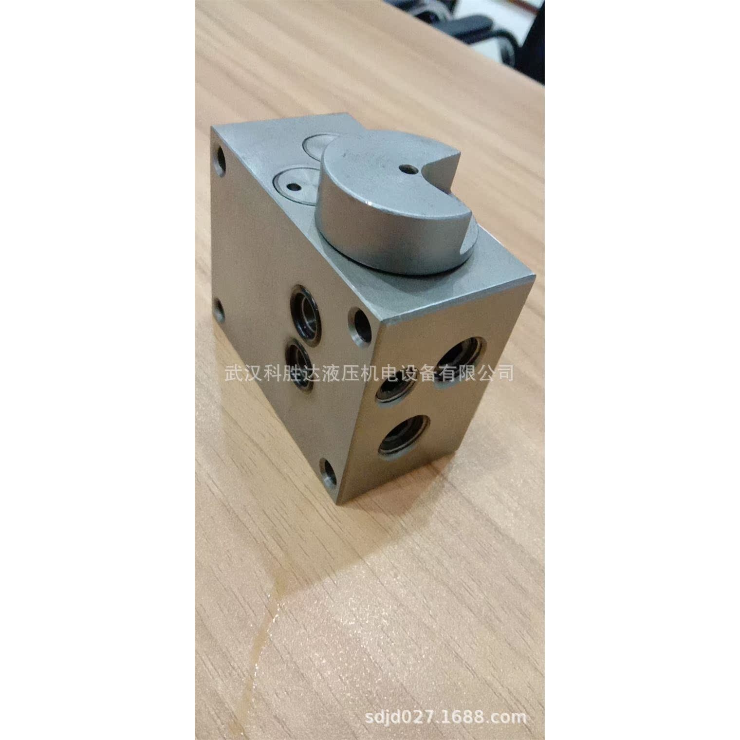 USING调速阀FKC-G4-02LA/LAR/A/B/AL/A FKC-G4-03AR/ARI/AL/ALI - 图1