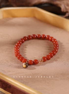 暖言天然红玛瑙手链女夏季新品百搭显白檀木吊坠红色珠子手串珠宝