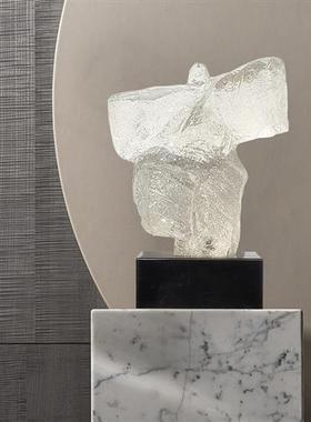 新中式酒店别墅家居透明树脂抽象太极人物摆件桌面装饰品太极雕塑